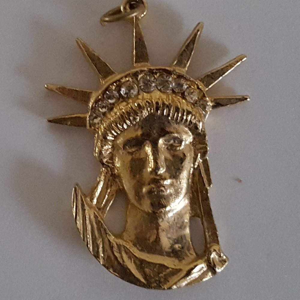 Vintage Statue of Liberty Head Gold-tone Metal with Rhinestones Pendant Unique